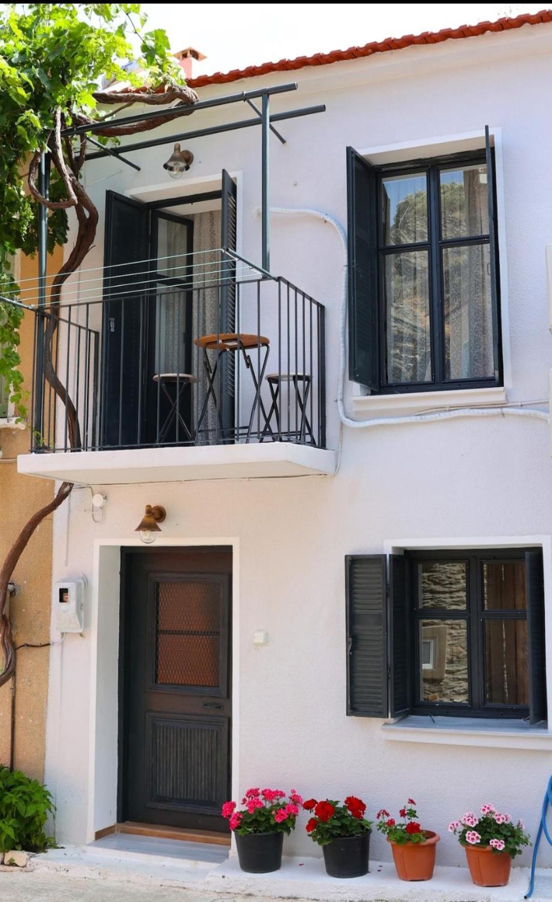 Titinas' Villa Plomari Exterior photo